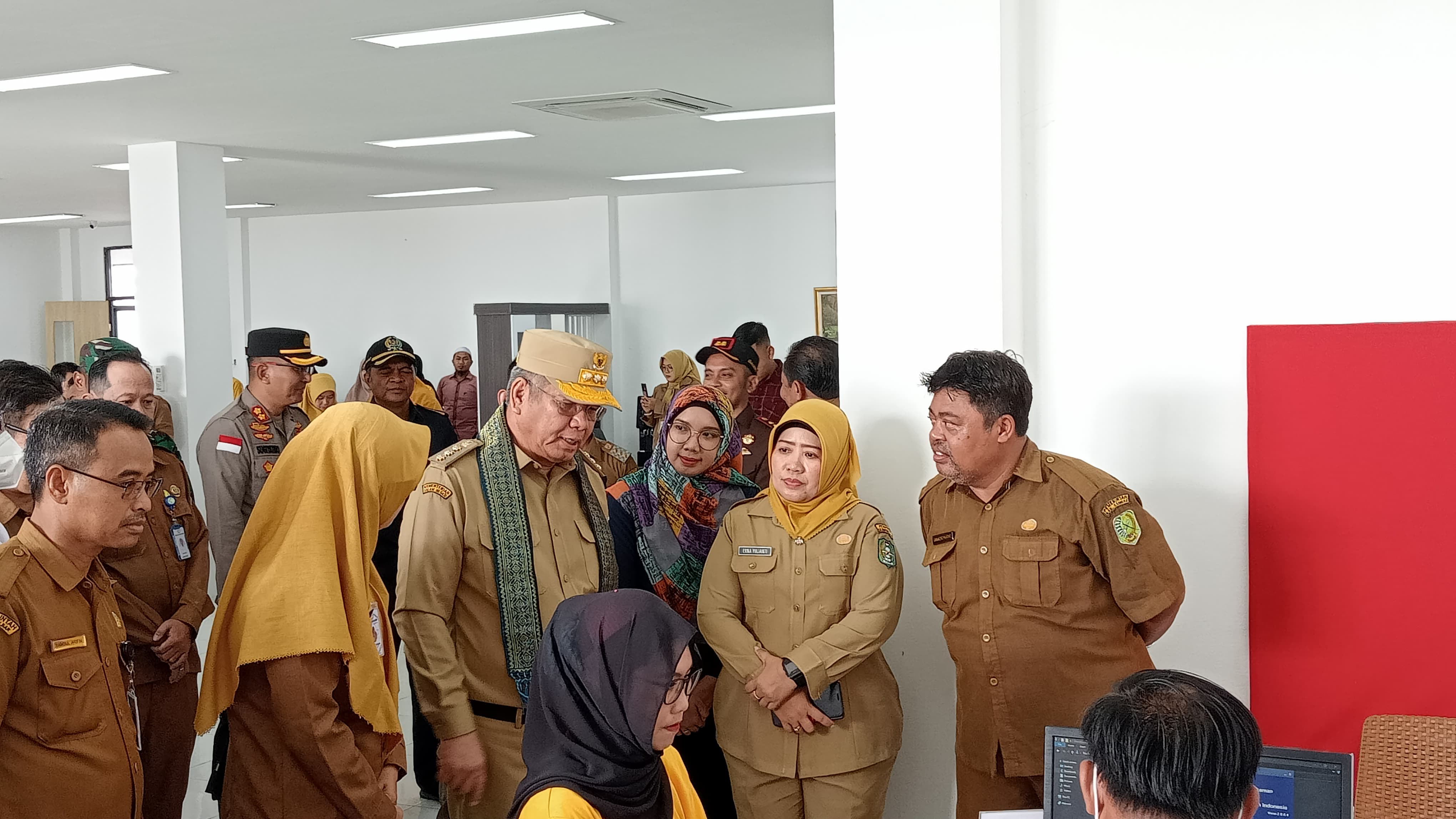 Kunjungan Pj. Gubernur dan Resmikan Sarana Kesehatan Pemeriksaan Calon Pekerja Migran Indonesia di RSUD Sambas